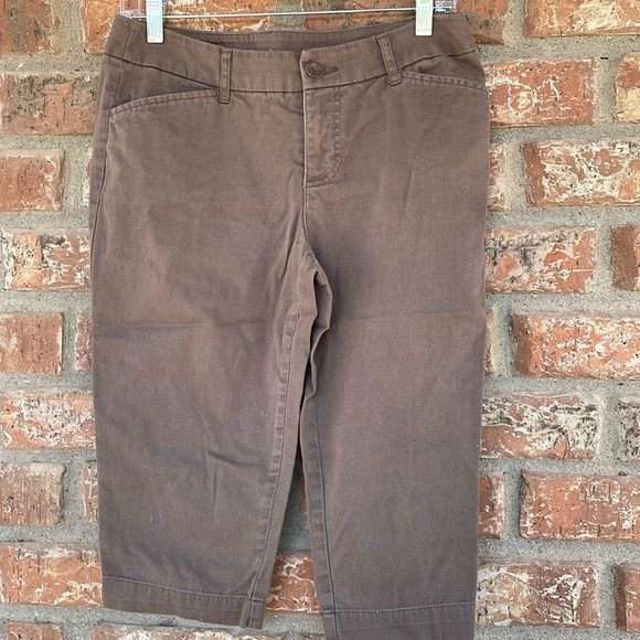 ST John’s Bay Capris - Picture 1 of 4